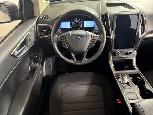 Used 2023 Ford Edge SE image 16