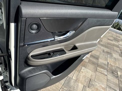 New 2026 Lincoln Corsair Reserve FWD image 21