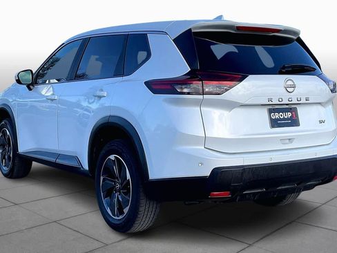 Used 2024 Nissan Rogue SV image 11