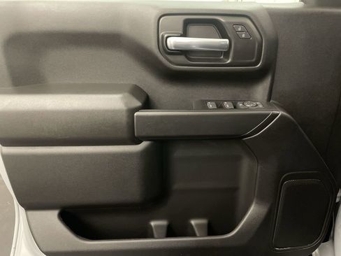 Used 2025 Chevrolet Silverado 1500 Custom w/ Turbomax Blackout Package AWD/4WD image 16