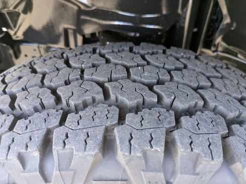 Used 2022 Jeep Gladiator Sport image 11