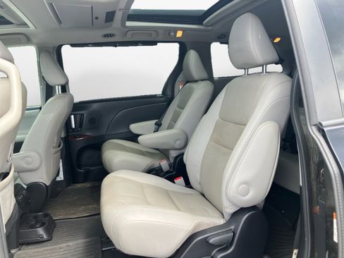 Used 2020 Toyota Sienna Limited Premium AWD/4WD image 15