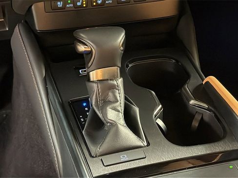 Certified 2024 Lexus ES 350 Ultra Luxury image 21