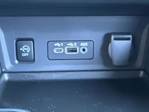 New 2025 Nissan Sentra SV image 36