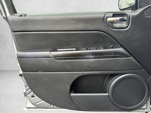 Used 2017 Jeep Compass Sport w/ Power Value Group image 10