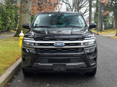 Used 2024 Ford Expedition XLT image 12