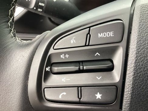 Used 2025 Hyundai Venue SEL FWD image 15
