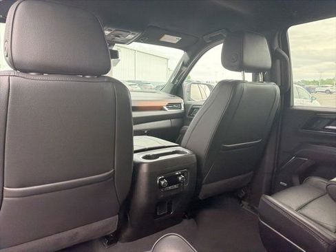 Used 2025 GMC Yukon Denali AWD/4WD image 15