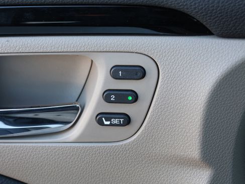 Used 2017 Honda Pilot Touring image 13