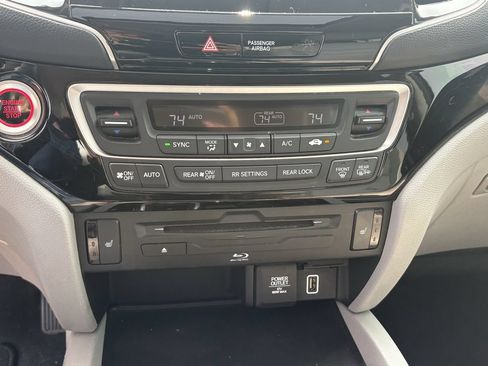Used 2020 Honda Pilot Touring image 21