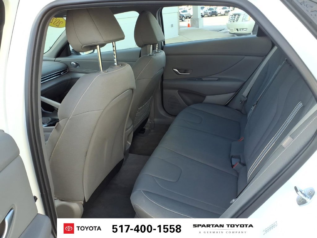 Used 2025 Hyundai Elantra SEL FWD image 12