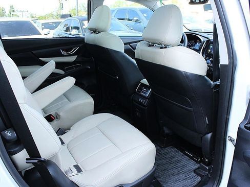 Used 2019 Subaru Ascent Limited image 21