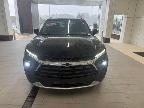 Used 2024 Chevrolet Blazer LT w/ Convenience Package FWD image 3