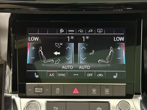 Used 2022 Audi e-tron Premium w/ Convenience Plus Package AWD/4WD image 15