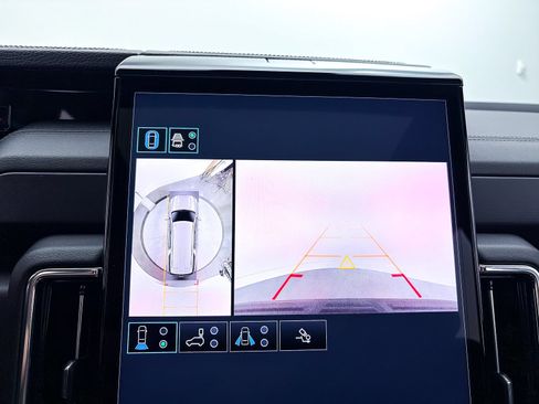Used 2025 GMC Yukon XL Denali w/ Sun & Power Step Package AWD/4WD image 11