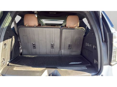 Used 2025 Chevrolet Tahoe High Country image 20