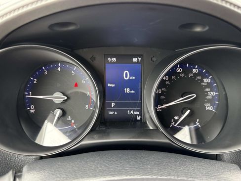 Used 2021 Toyota C-HR Limited image 11