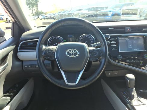 Used 2019 Toyota Camry SE w/ Convenience Package image 21