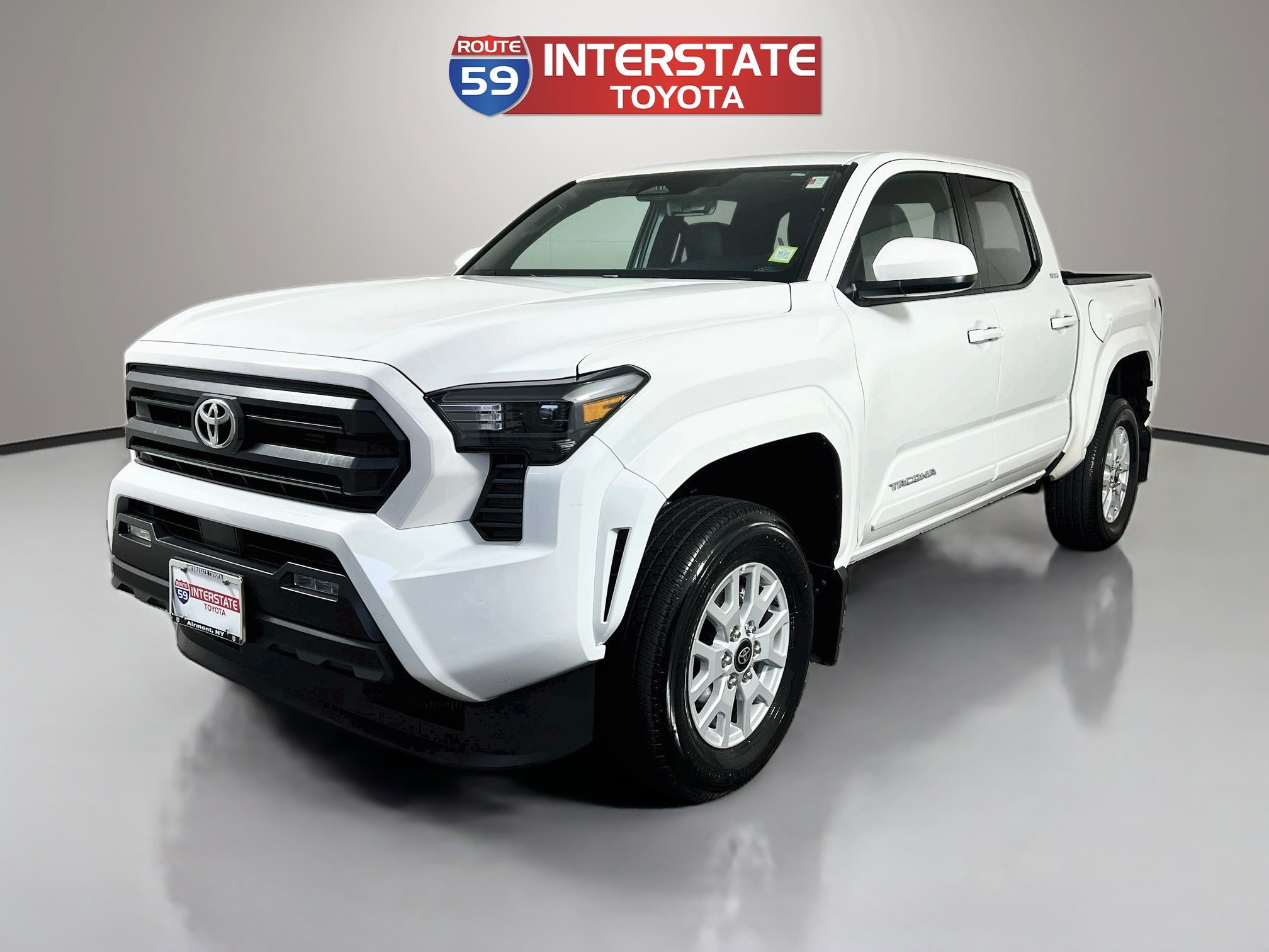Used 2026 Toyota Tacoma SR5 AWD/4WD image 3