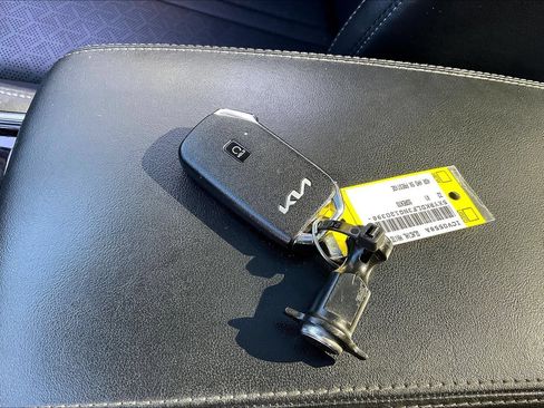 Used 2022 Kia Sorento SX AWD/4WD image 35