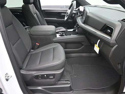 New 2026 Chevrolet Suburban LT w/ Comfort Package AWD/4WD image 9