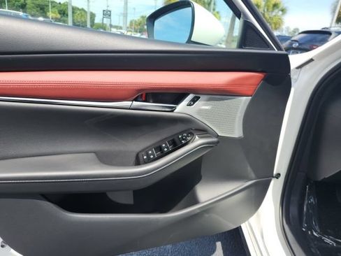 New 2026 MAZDA MAZDA3 2.5 S Hatchback w/ Premium Pkg FWD image 9