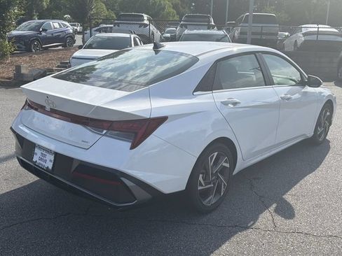 New 2026 Hyundai Elantra Limited FWD image 8