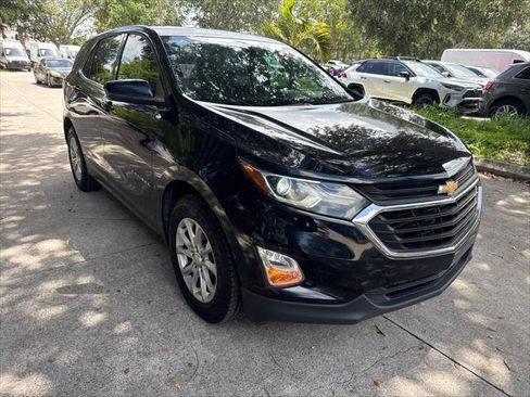 Used 2020 Chevrolet Equinox LT w/ Driver Convenience Package FWD image 4