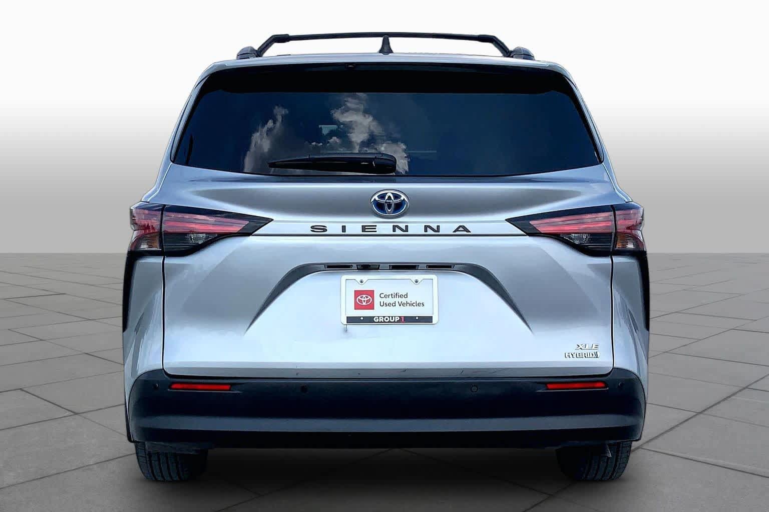 Used 2022 Toyota Sienna XLE FWD image 5