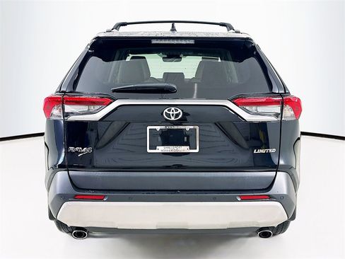 Used 2022 Toyota RAV4 Limited image 3
