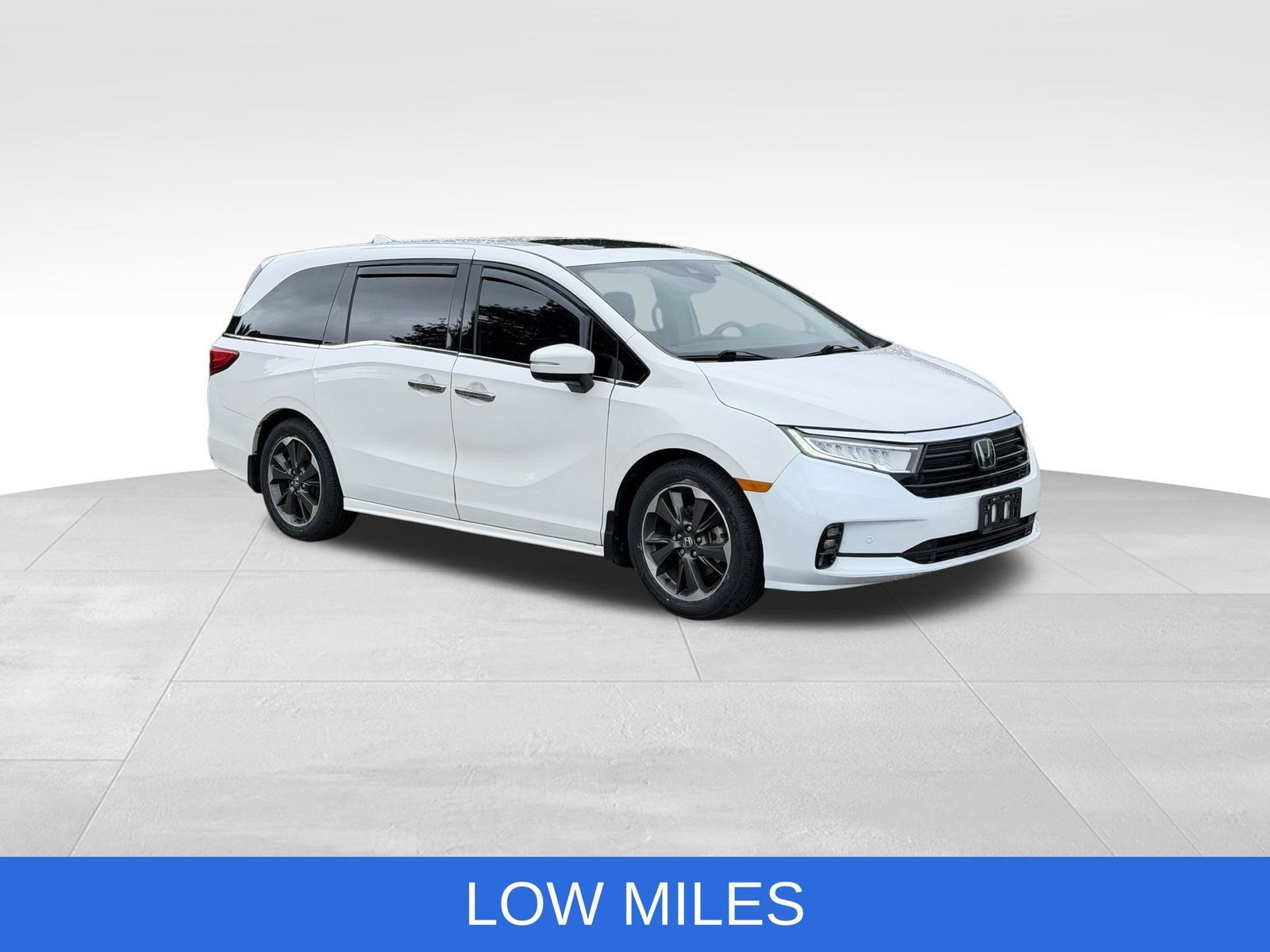 Used 2023 Honda Odyssey Elite image 11