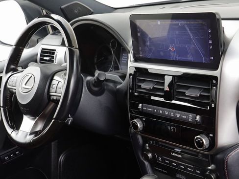 Used 2022 Lexus GX 460 Premium w/ Accessory Package image 24