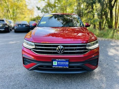 Used 2022 Volkswagen Tiguan SE w/ Panoramic Sunroof Package image 2