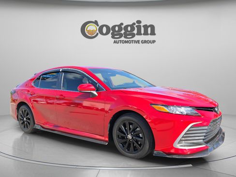 Used 2024 Toyota Camry LE image 8