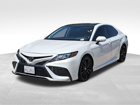 Used 2023 Toyota Camry XSE image 7