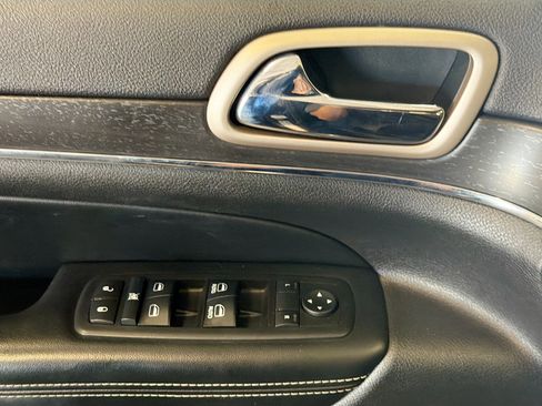 Used 2017 Jeep Grand Cherokee Limited AWD/4WD image 15