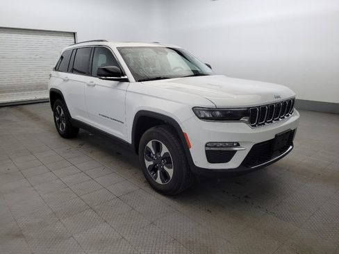 Used 2022 Jeep Grand Cherokee Limited 4xe w/ Luxury Tech Group II image 13