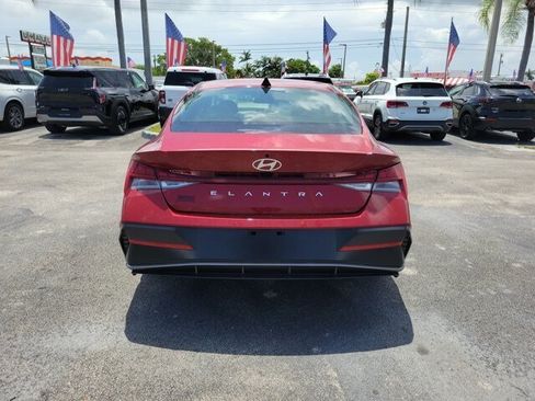 Used 2025 Hyundai Elantra SEL FWD image 6