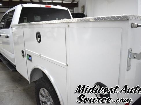 Used 2024 Ford F250 XLT image 3