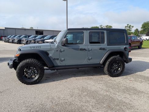 Used 2025 Jeep Wrangler Unlimited Sport AWD/4WD image 8