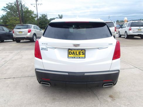 Used 2018 Cadillac XT5 Luxury w/ Driver Awareness Package FWD image 12