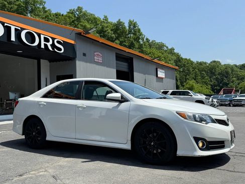 Used 2012 Toyota Camry SE FWD image 40