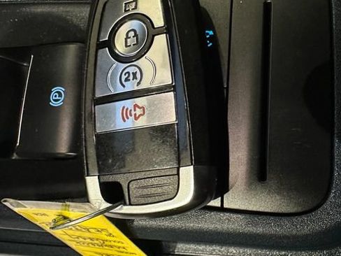 Certified 2025 Ford Maverick XLT w/ XLT Luxury Package AWD/4WD image 17