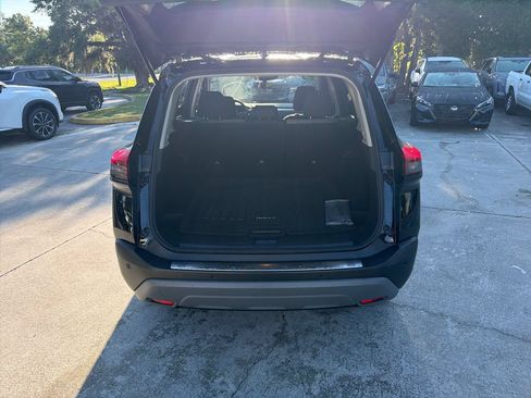 Used 2023 Nissan Rogue SV FWD image 33