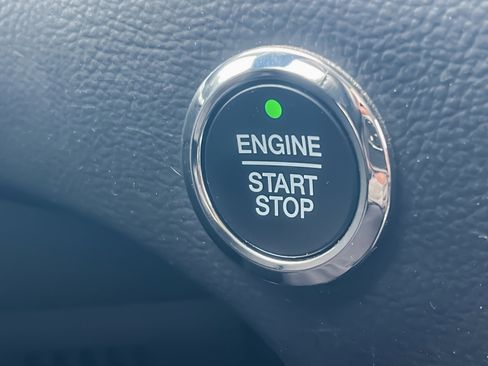 Used 2023 Ford Edge SEL image 21