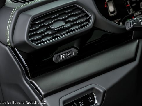 Used 2024 Lamborghini Urus S image 33