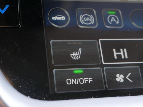 Used 2025 Subaru Outback Premium image 31