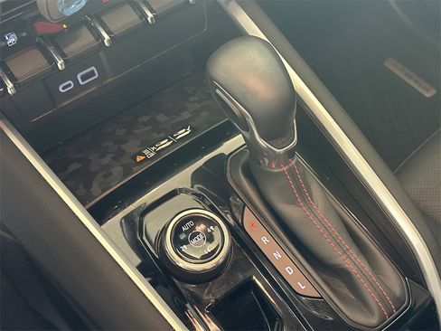 Used 2023 Chevrolet Colorado Z71 w/ Z71 Convenience Package 2 image 6