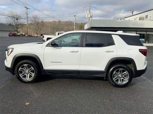 Used 2025 GMC Terrain Elevation image 35