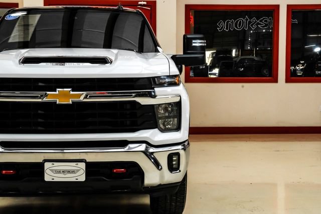 Used 2025 Chevrolet Silverado 2500 LT AWD/4WD image 56